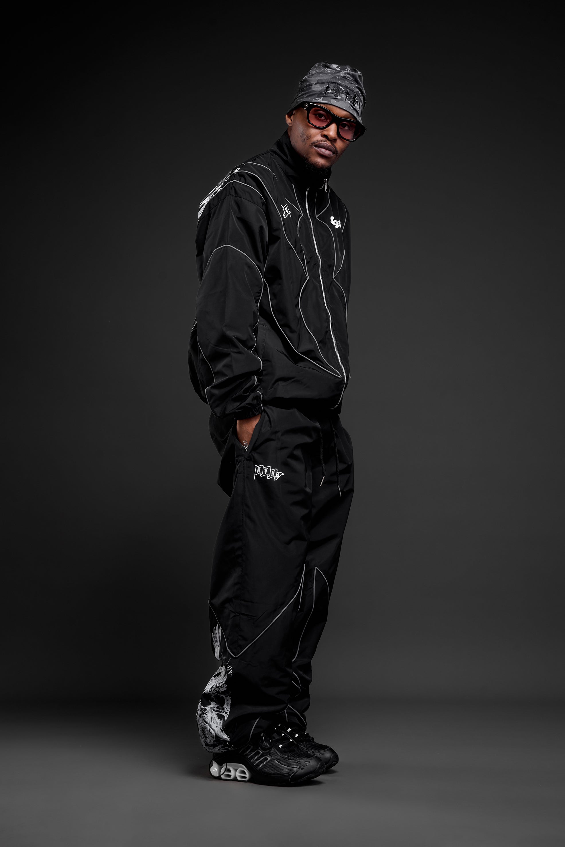 HEVEANS COG BLACK BAT TRACKSUIT